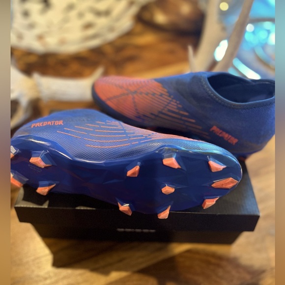 ADIDAS Predators - Picture 3 of 7